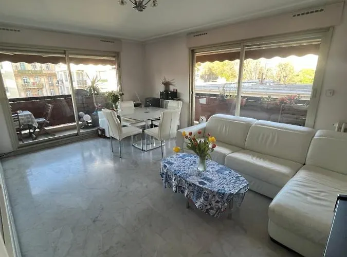 Chambre Privee Avec Terrasse Au Port De Nice